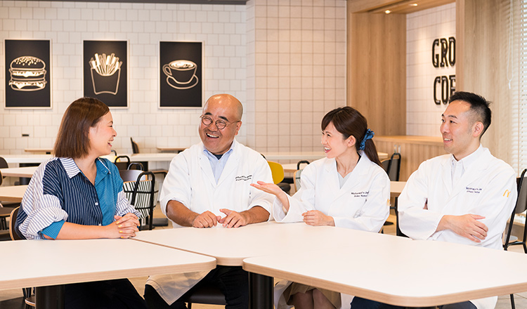 マーケ・松島さん　グラン担当・深澤さん　てりチキ担当・山宮さん　えびフィレオ担当・野村さん