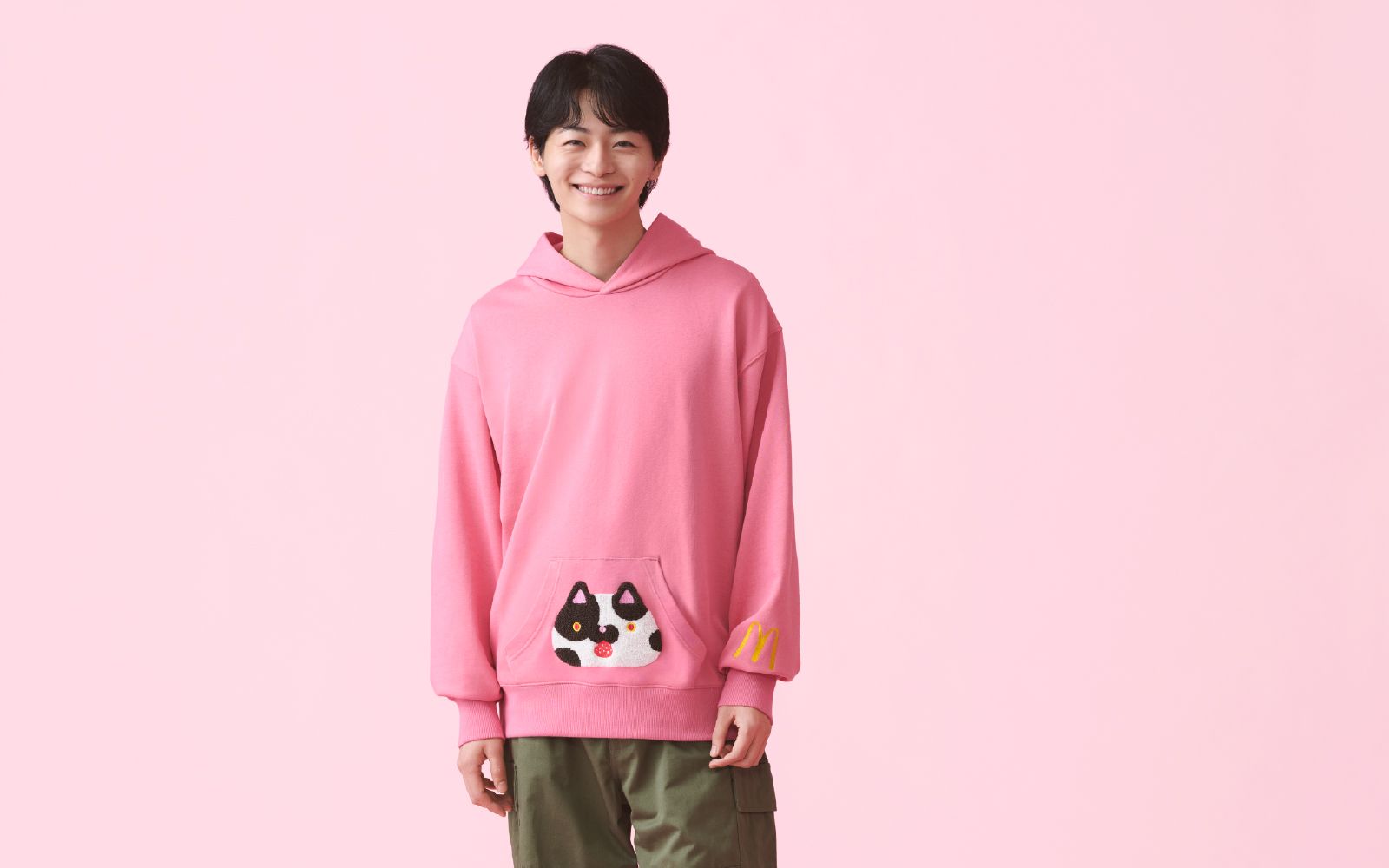 500名様に当たる！猫フーディー(クッキー＆クリーム いちご味) 抽選応募権+全員もらえる壁紙｜三角チョコパイ